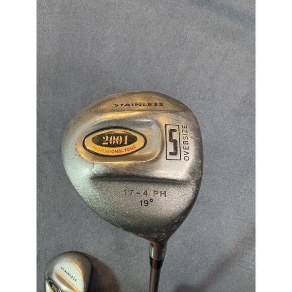 Vintage Wilson Leather Golf Bag with NWG XD 5 Gulf clubs, and a couple extra. - Picture 5 of 16